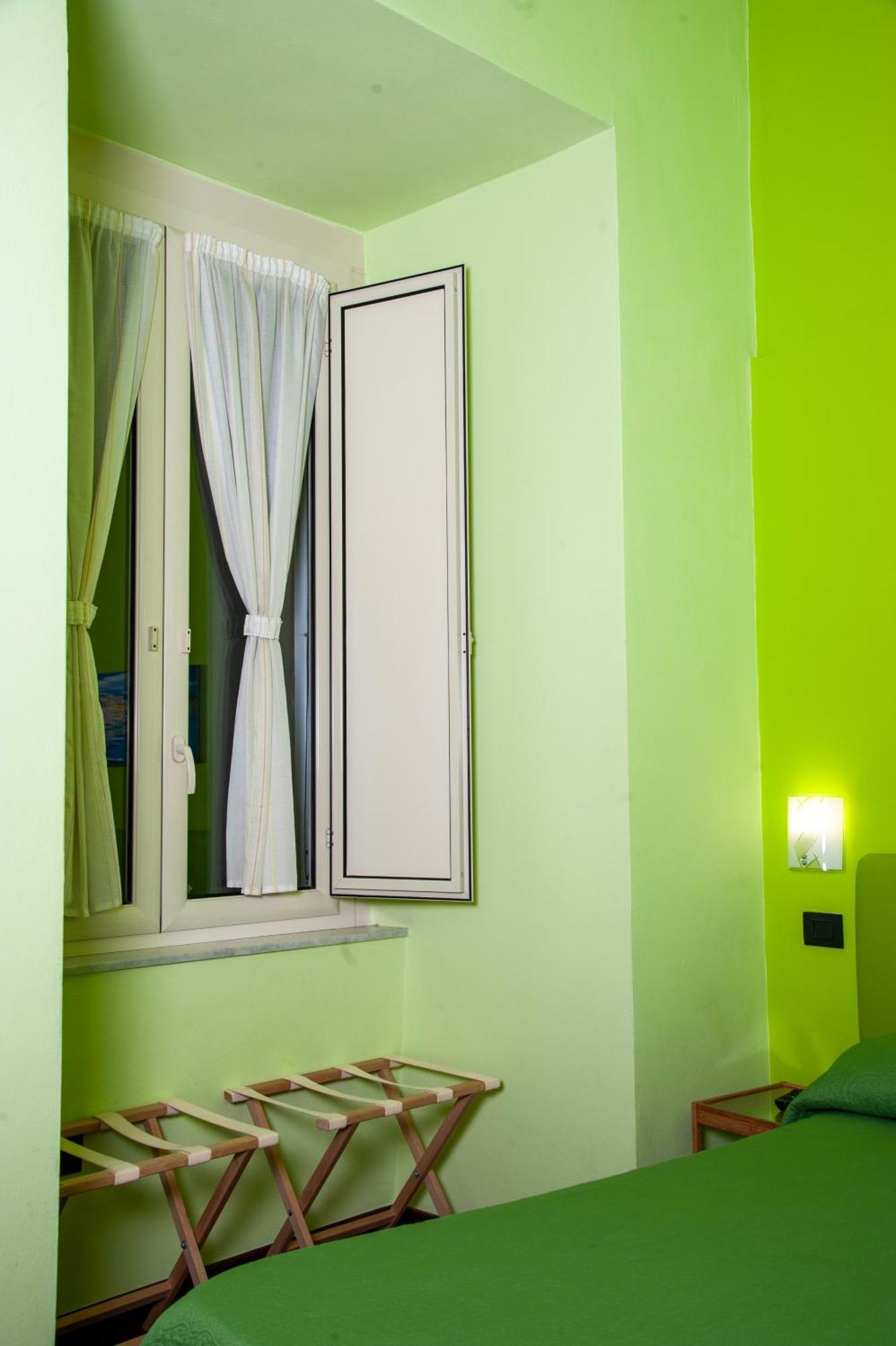 Palazzo Carafa Della Spina Room And Apartment Napoli Exterior foto