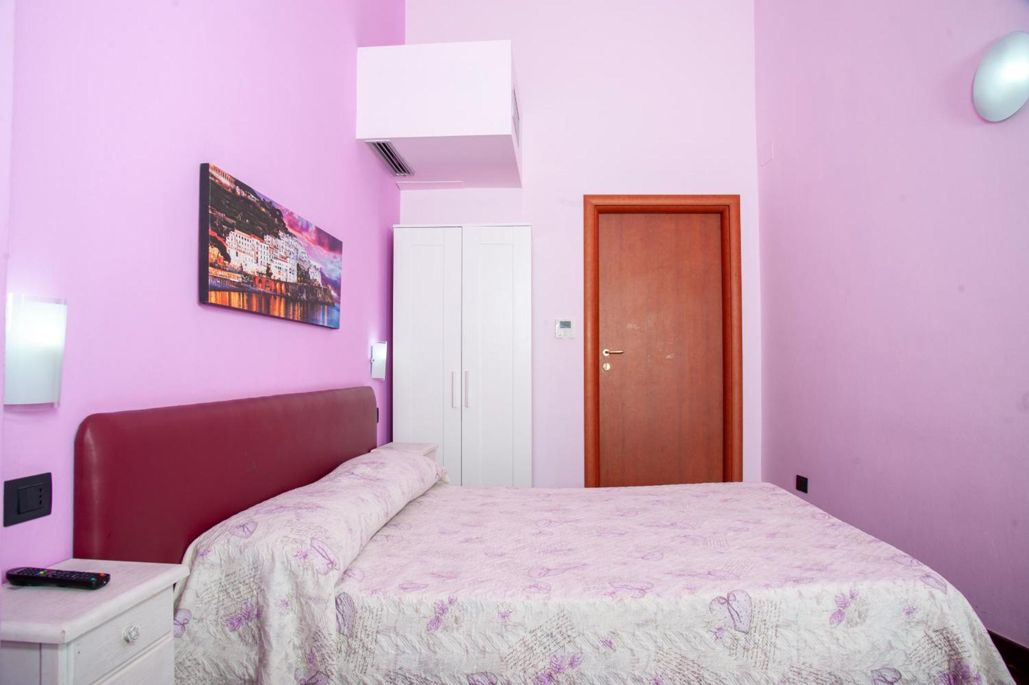 Palazzo Carafa Della Spina Room And Apartment Napoli Exterior foto