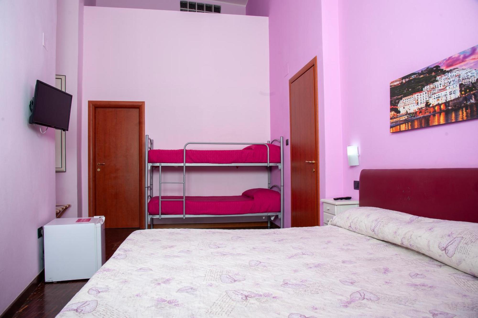 Palazzo Carafa Della Spina Room And Apartment Napoli Exterior foto