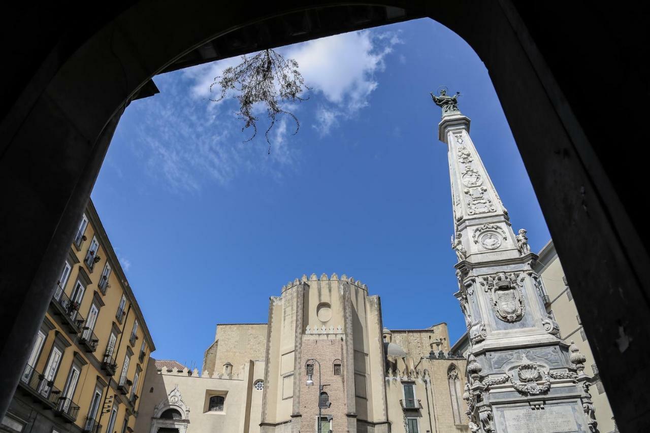 Palazzo Carafa Della Spina Room And Apartment Napoli Exterior foto