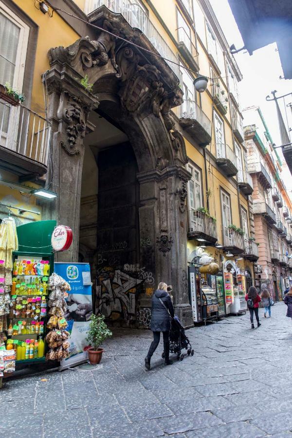 Palazzo Carafa Della Spina Room And Apartment Napoli Exterior foto