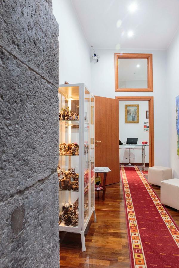 Palazzo Carafa Della Spina Room And Apartment Napoli Exterior foto